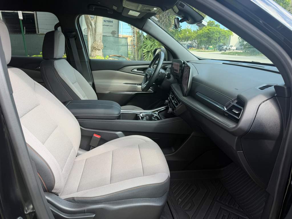 2026 Chevrolet Traverse LT - Photo 10