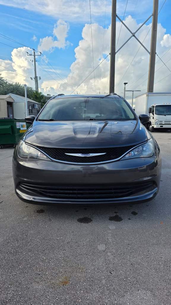 2020 CHRYSLER VOYAGER 2