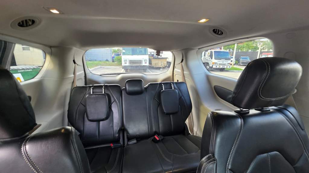 2020 CHRYSLER VOYAGER 5