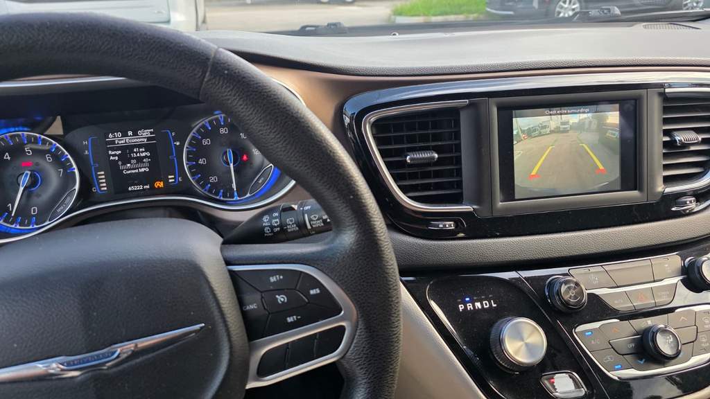 2020 CHRYSLER VOYAGER 10