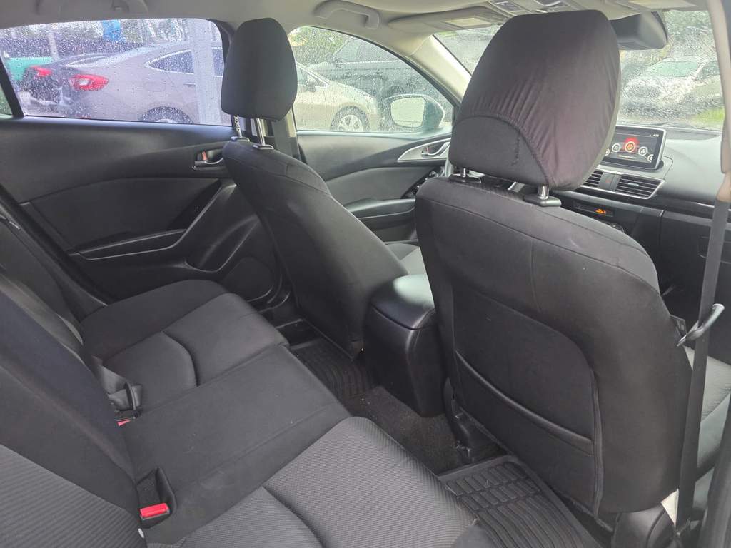 2018 MAZDA 3 6