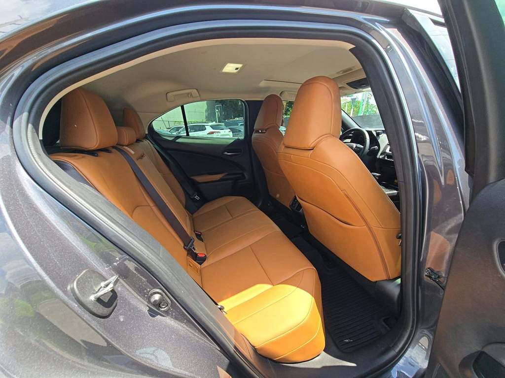2022 LEXUS UX 7
