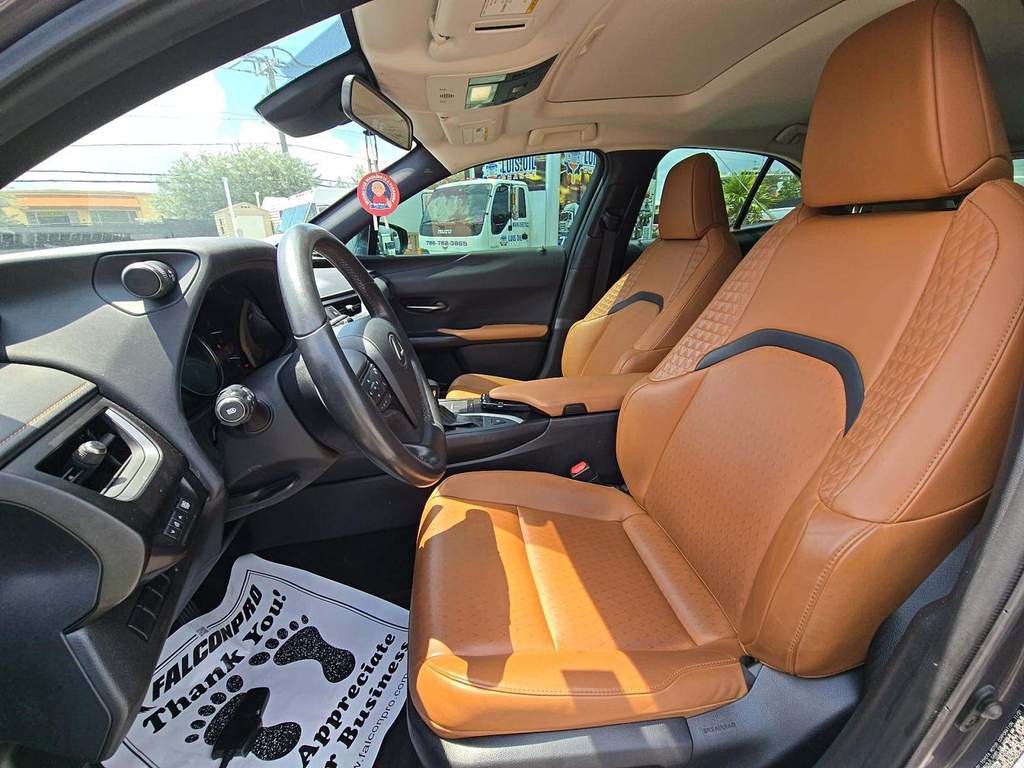 2022 LEXUS UX 9