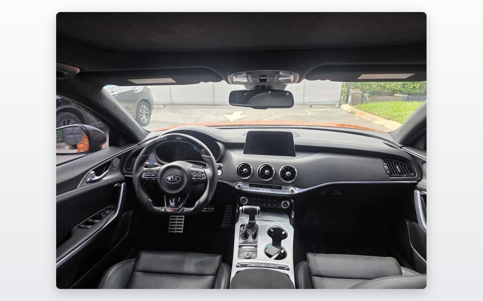 2019 KIA STINGER 10